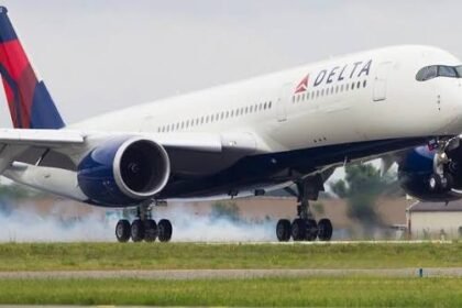 Delta Flight DL275 Diverted LAX