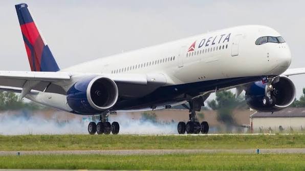 Delta Flight DL275 Diverted LAX