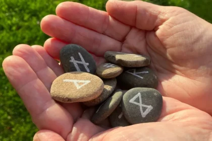 Inner Wisdom Through a Free Rune Reading