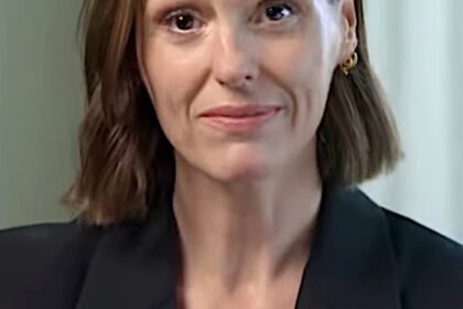 Suranne Jones posing for a portrait in 2023